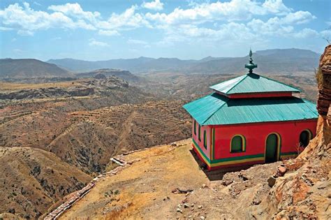  El Monasterio de Debre Damo: Un Oasis Espiritual Adornado con Historia y Precipitante Aventuras