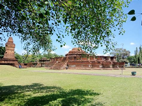  El Templo de Muara Takus: ¡Una joya arqueológica escondida en la selva sumatrana!