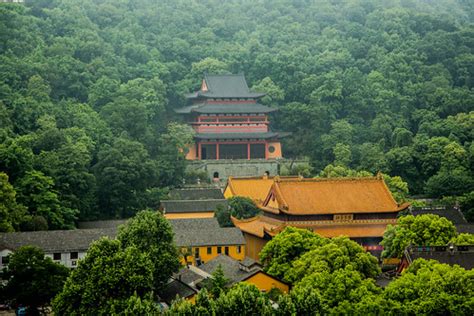 ¡Explora la majestuosidad antigua de la Pagoda del Templo Jing Ci!